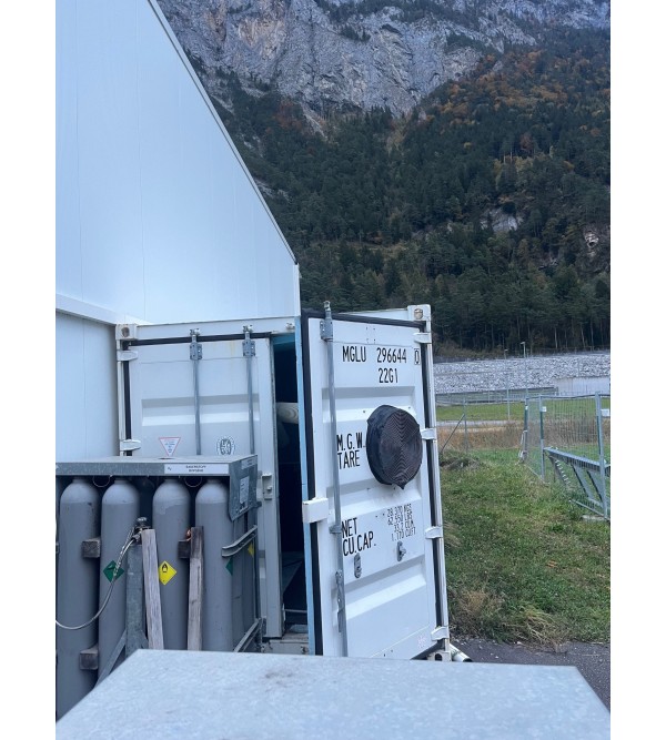 Oxygen generator